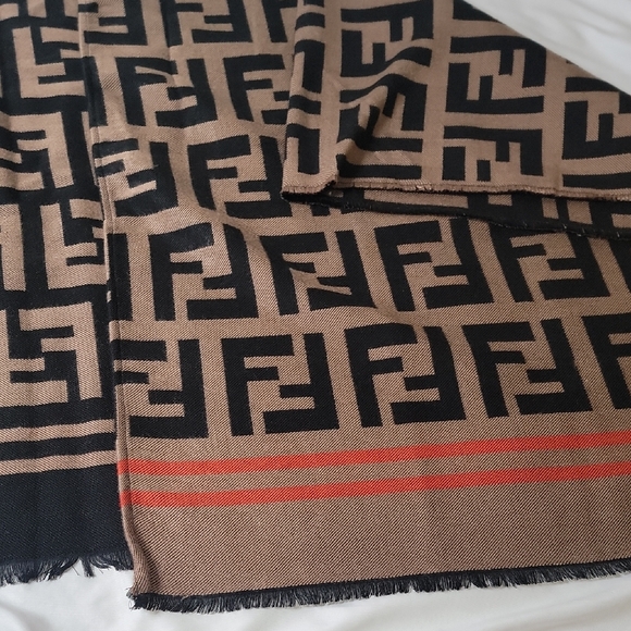 Fendi Black and Tan Monogram Poncho - Picture 3 of 5